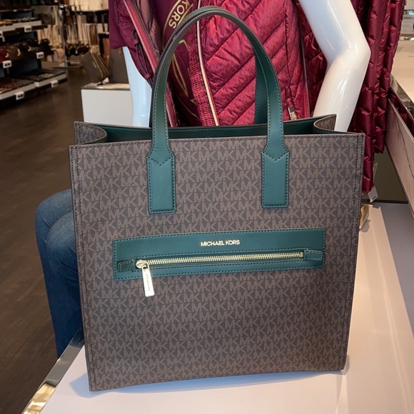 MICHAEL KORS KENLY LARGE NS GRAPHIC LOGO TOTE SATCHEL SHOULDER BAG
MK SIGNATURE - Picture 15 of 16